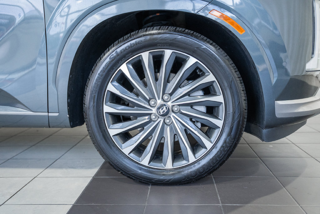 Used 2023 Hyundai Palisade Calligraphy FWD image 12