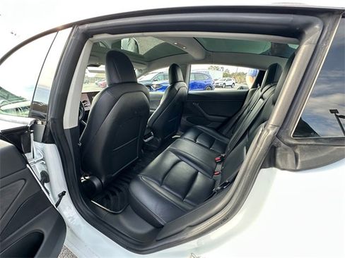 Used 2018 Tesla Model 3 Long Range image 18