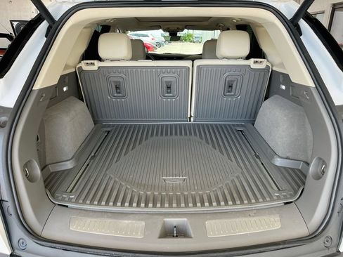 Used 2025 Cadillac XT5 Premium Luxury w/ Technology Package FWD image 28