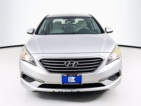 Used 2016 Hyundai Sonata SE FWD image 2