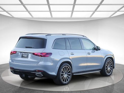New 2026 Mercedes-Benz GLS 580 4MATIC image 4