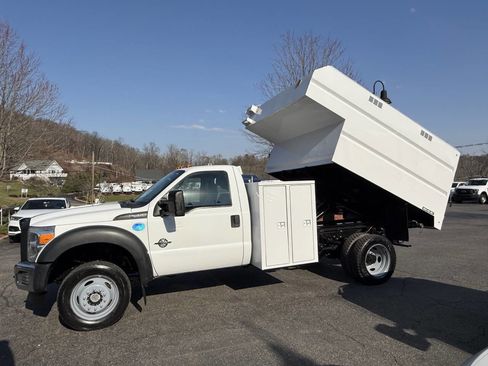 Used 2014 Ford F550 4x4 Regular Cab Super Duty image 6