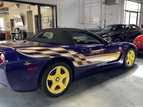 Used 1998 Chevrolet Corvette Convertible w/ Memory Pkg RWD image 10