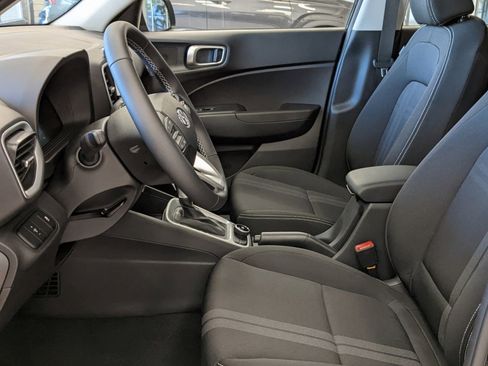 New 2025 Hyundai Venue SEL image 15