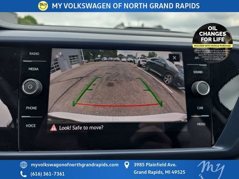 Used 2023 Volkswagen Taos SE FWD image 18