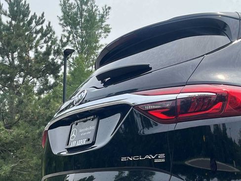 Used 2019 Buick Enclave Essence AWD/4WD image 19