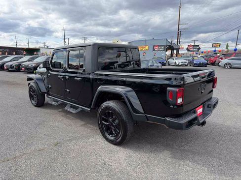 Used 2022 Jeep Gladiator Sport AWD/4WD image 4