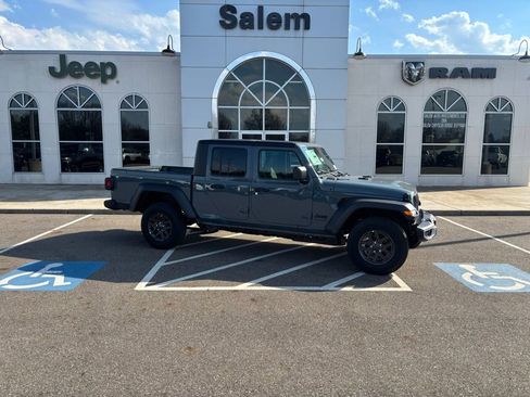 New 2026 Jeep Gladiator Sport AWD/4WD image 1