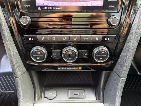 Used 2022 Volkswagen Passat 2.0T SE image 23