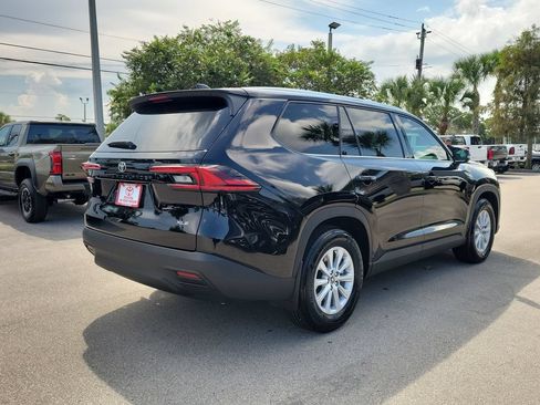 Used 2026 Toyota Grand Highlander FWD image 4