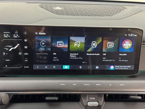 Used 2024 Kia EV9 Land image 27