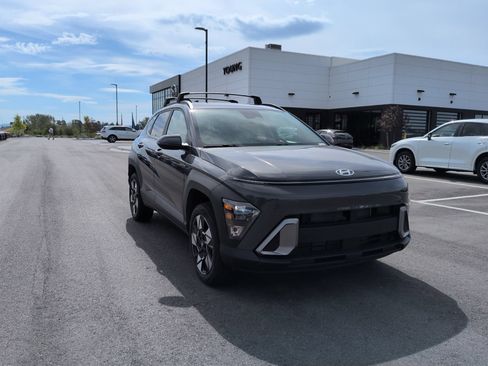 Used 2025 Hyundai Kona SEL AWD/4WD image 1