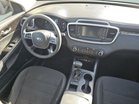 Used 2020 Kia Sorento AWD V6 image 26