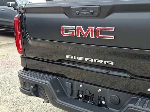 Used 2024 GMC Sierra 1500 AT4X w/ AT4X AEV Edition AWD/4WD image 18