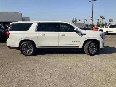Used 2024 GMC Yukon XL Denali Ultimate AWD/4WD image 11