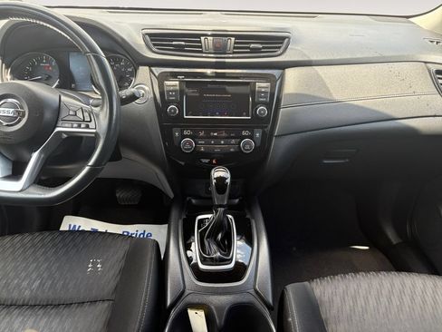 Used 2018 Nissan Rogue SV AWD/4WD image 11