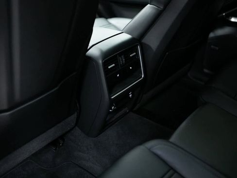 Certified 2022 Porsche Cayenne Turbo image 27