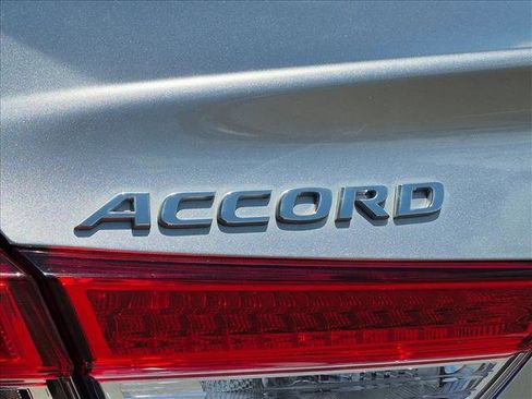 Used 2019 Honda Accord Touring image 23