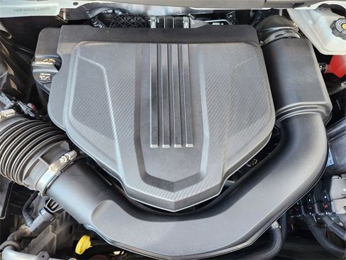 Used 2025 Chevrolet Traverse LT image 30