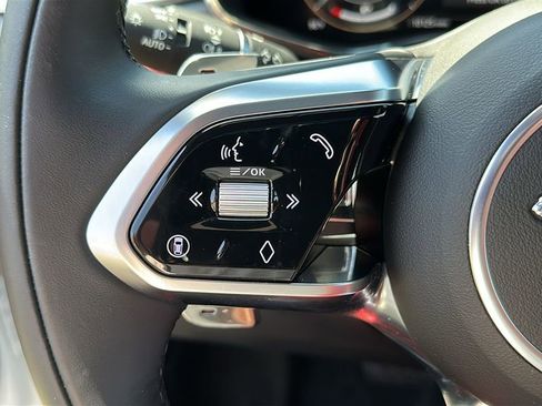 Used 2025 Jaguar F-PACE R-Dynamic S image 12