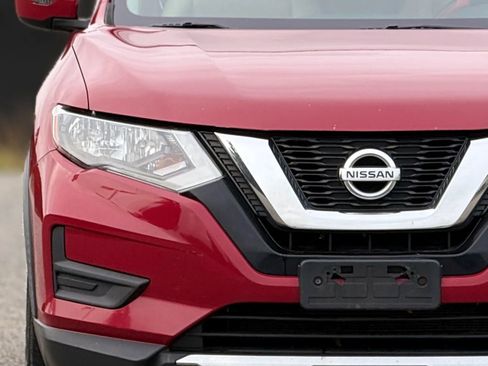 Used 2017 Nissan Rogue SV AWD/4WD image 11