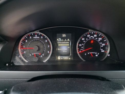 Used 2016 Toyota Camry SE image 12