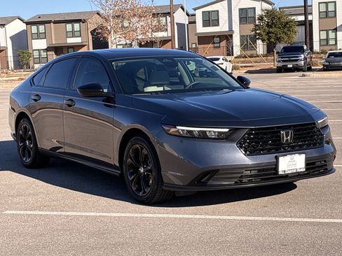 Certified 2025 Honda Accord SE image 8