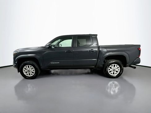 Used 2025 Toyota Tacoma SR5 AWD/4WD image 5