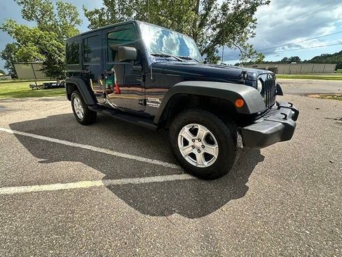 Used 2013 Jeep Wrangler Unlimited Sport AWD/4WD image 8