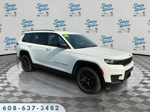 Used 2024 Jeep Grand Cherokee L Laredo AWD/4WD image 3