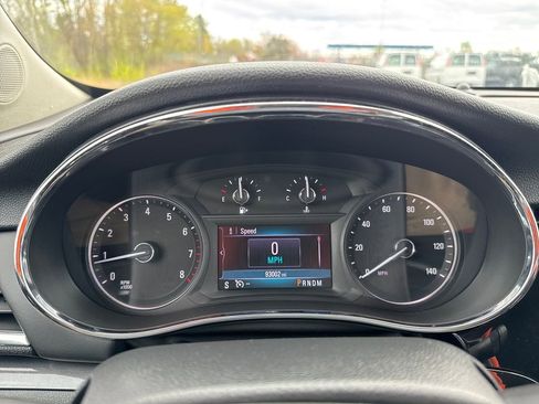 Used 2022 Buick Encore Preferred AWD/4WD image 15