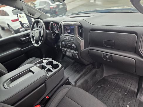 Certified 2025 Chevrolet Silverado 2500 Custom w/ Custom Value Package image 37