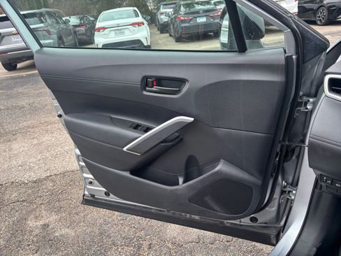 Used 2025 Toyota Corolla Cross LE image 20