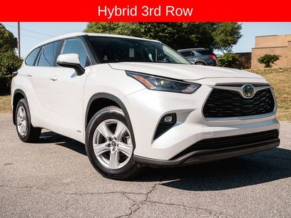 Used 2023 Toyota Highlander LE