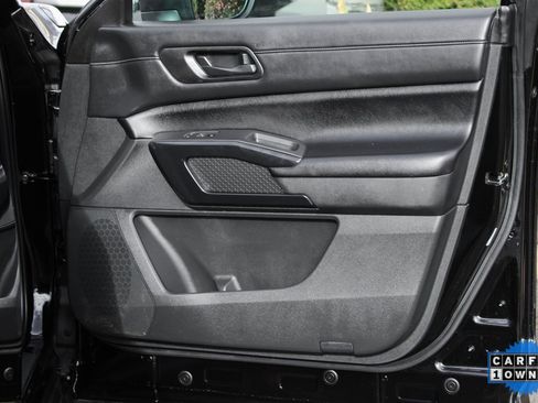 Used 2024 Nissan Pathfinder S image 42