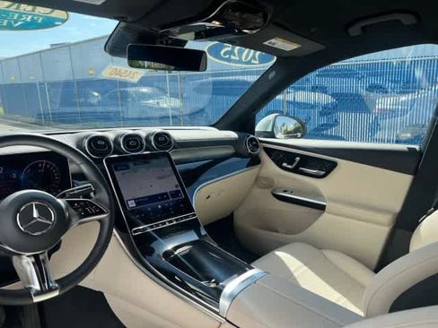 Used 2025 Mercedes-Benz GLC 350e 4MATIC image 19