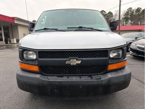 Used 2012 Chevrolet Express 2500 image 2