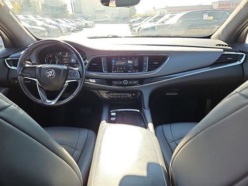 Used 2024 Buick Enclave Premium image 9