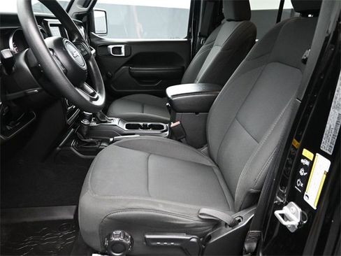 Used 2022 Jeep Wrangler Unlimited Sport image 23