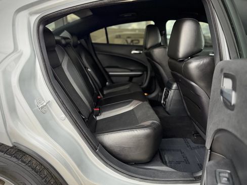 Used 2019 Dodge Charger SXT w/ Leather Interior Group RWD image 22