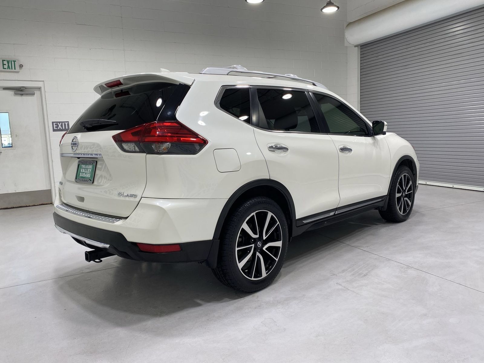 Used 2017 Nissan Rogue SL w/ SL Premium Package AWD/4WD image 8