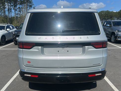 Used 2022 Jeep Wagoneer Series II image 5