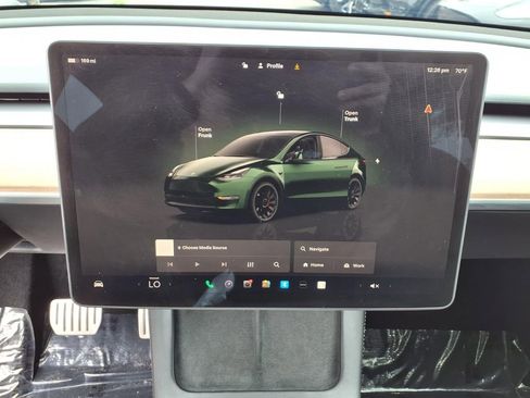 Used 2024 Tesla Model Y Performance AWD/4WD image 21