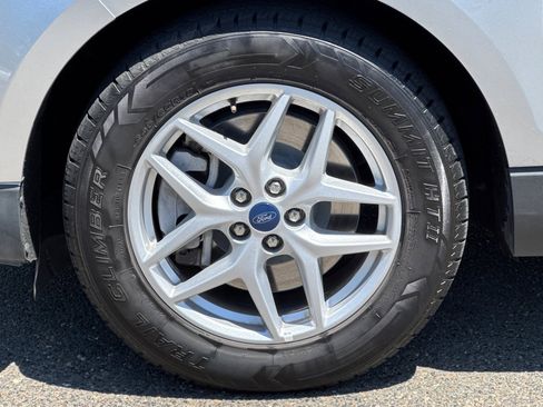 Used 2022 Ford Edge SEL image 44