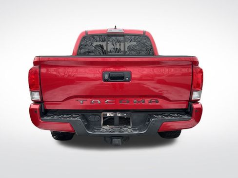 Used 2016 Toyota Tacoma TRD Off-Road w/ Premium & Technology Package image 9