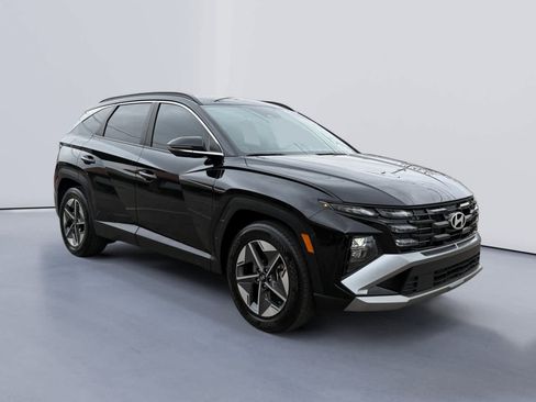 Certified 2025 Hyundai Tucson SEL image 1