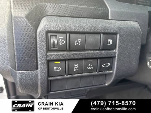 Used 2025 Toyota 4Runner Limited AWD/4WD image 11
