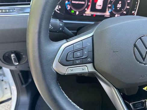 Used 2023 Volkswagen Tiguan SEL R-Line AWD/4WD image 16
