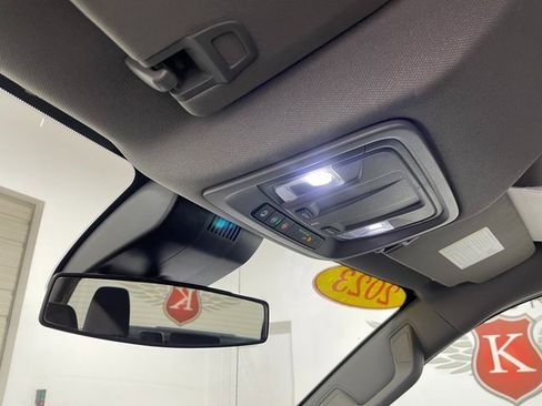 Used 2023 GMC Sierra 1500 SLE image 18