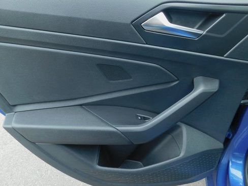 Used 2024 Volkswagen Jetta SE image 23